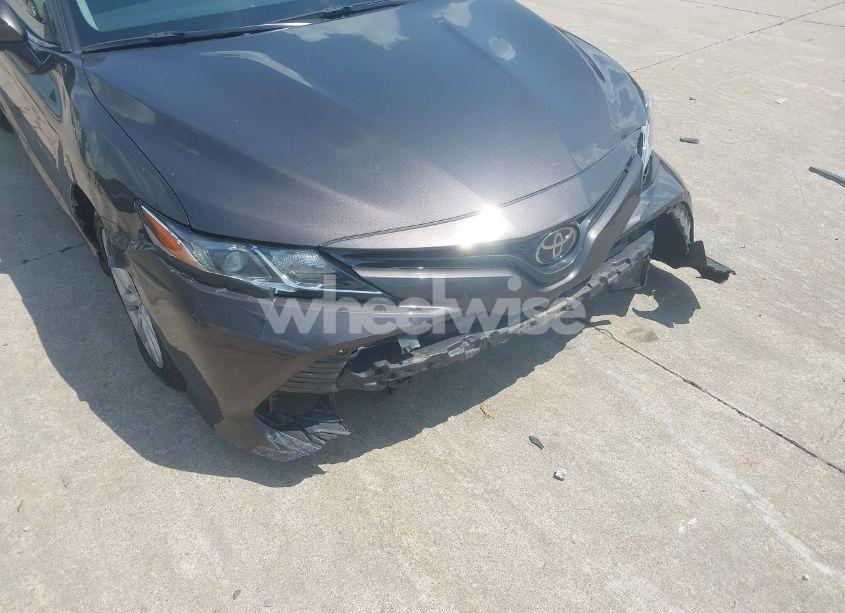 Photo 18 of 2018 Toyota Camry LE (VIN 4T1B11HK5JU140357)