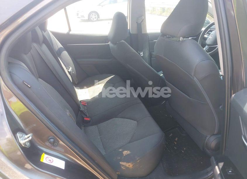 Photo 8 of 2018 Toyota Camry LE (VIN 4T1B11HK5JU140357)