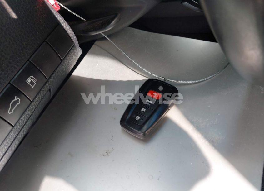 Photo 11 of 2018 Toyota Camry SE (VIN 4T1B11HK5JU141038)