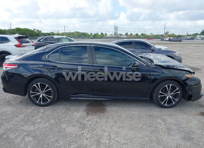 Photo 13 of 2018 Toyota Camry SE (VIN 4T1B11HK5JU141038)