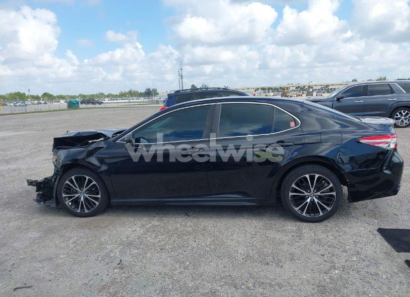 Photo 14 of 2018 Toyota Camry SE (VIN 4T1B11HK5JU141038)