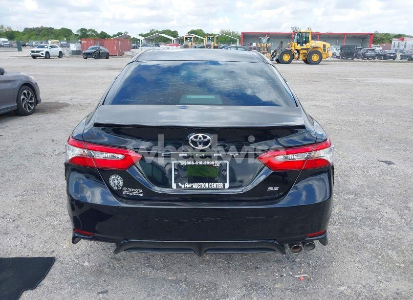 Photo 16 of 2018 Toyota Camry SE (VIN 4T1B11HK5JU141038)
