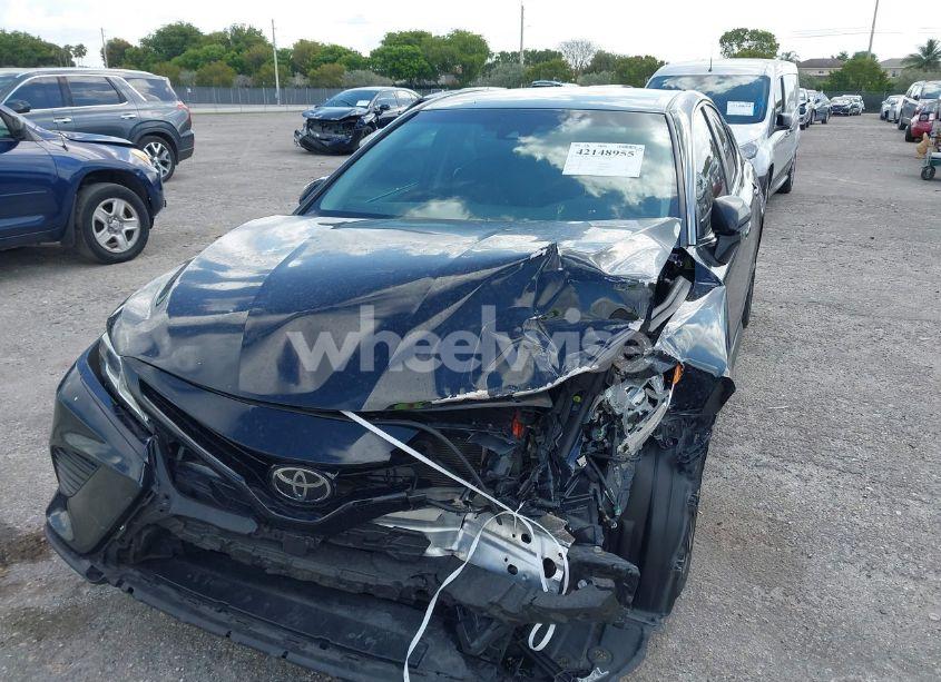 Photo 6 of 2018 Toyota Camry SE (VIN 4T1B11HK5JU141038)