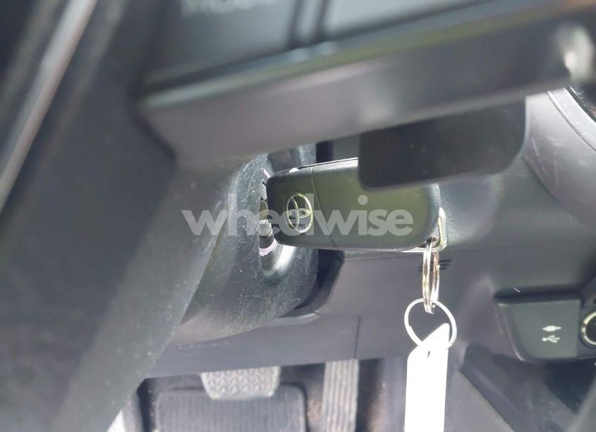 Photo 11 of 2018 Toyota Camry SE (VIN 4T1B11HK5JU151214)