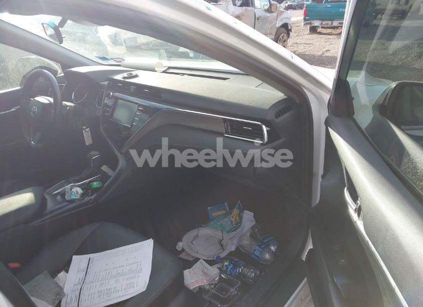 Photo 5 of 2018 Toyota Camry SE (VIN 4T1B11HK5JU151214)