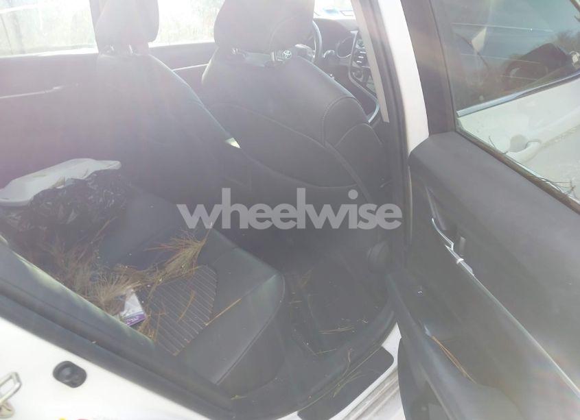 Photo 8 of 2018 Toyota Camry SE (VIN 4T1B11HK5JU151214)