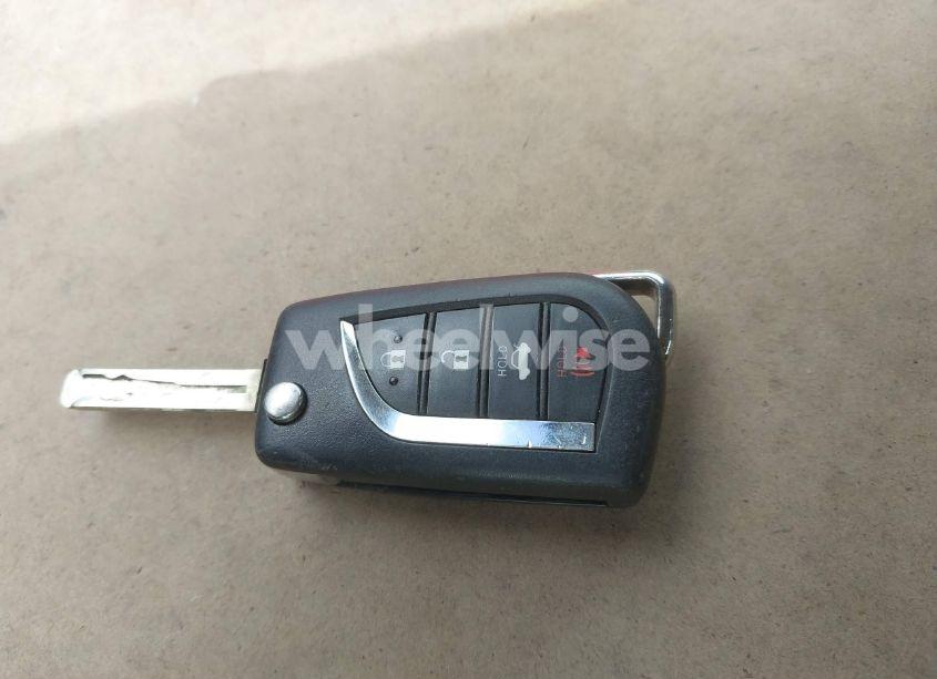 Photo 11 of 2018 Toyota Camry LE (VIN 4T1B11HK5JU511890)