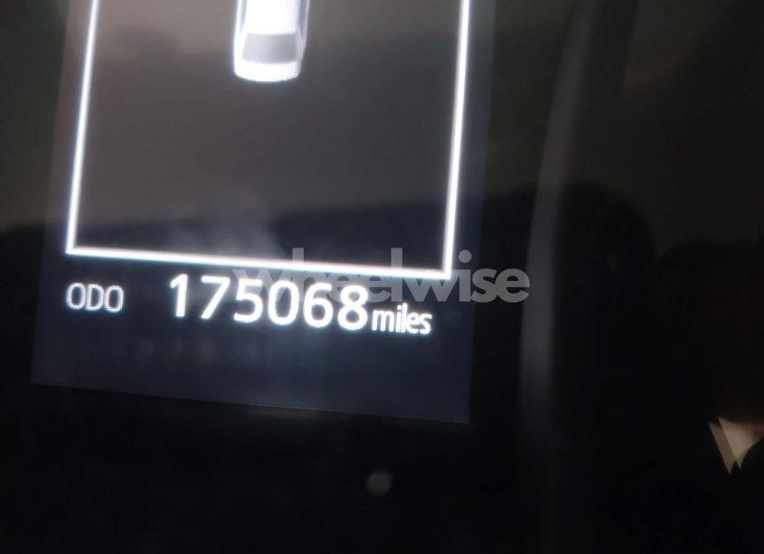 Photo 15 of 2018 Toyota Camry LE (VIN 4T1B11HK5JU511890)