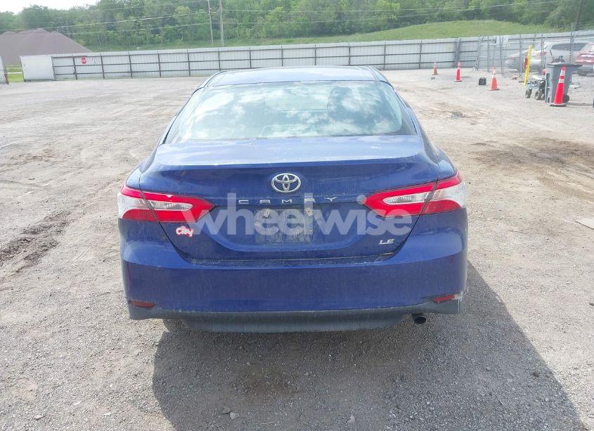 Photo 16 of 2018 Toyota Camry LE (VIN 4T1B11HK5JU511890)