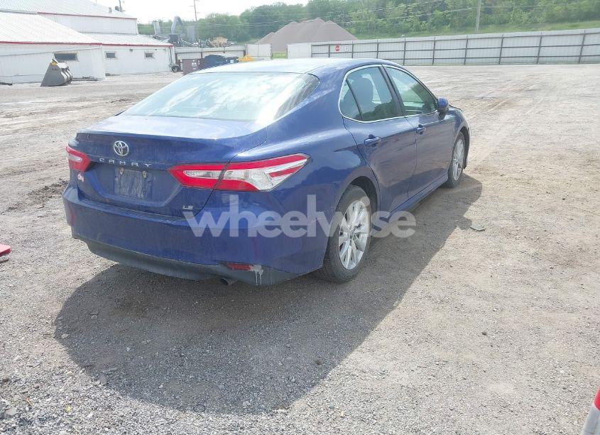 Photo 4 of 2018 Toyota Camry LE (VIN 4T1B11HK5JU511890)