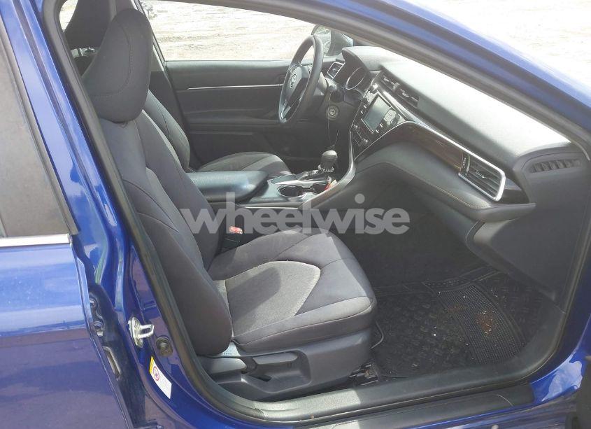 Photo 5 of 2018 Toyota Camry LE (VIN 4T1B11HK5JU511890)