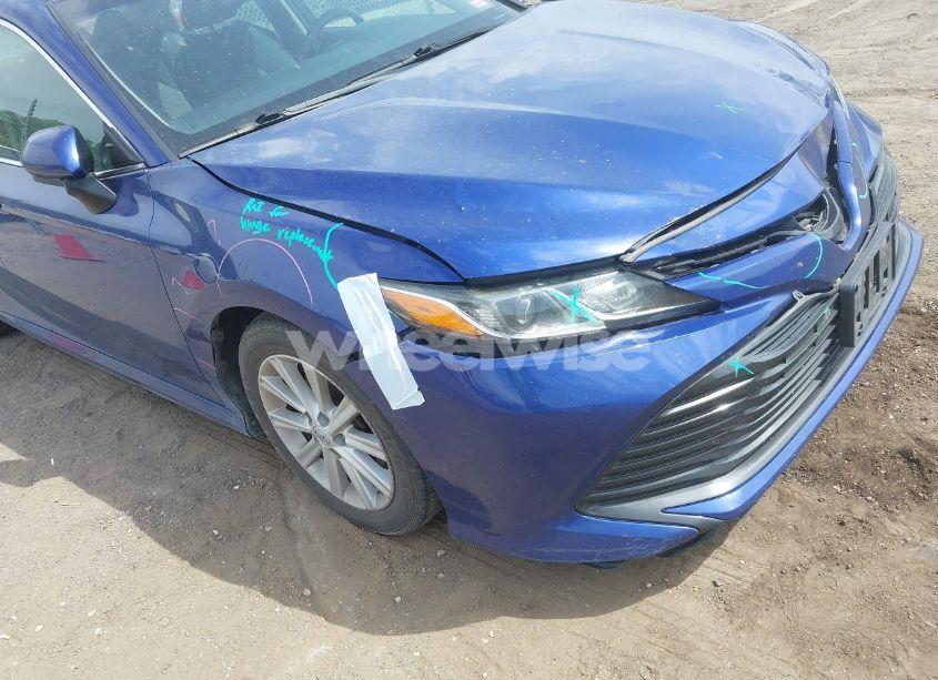 Photo 6 of 2018 Toyota Camry LE (VIN 4T1B11HK5JU511890)