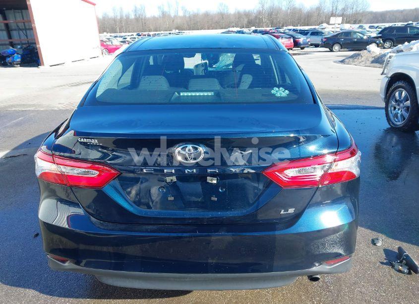 Photo 16 of 2018 Toyota Camry LE (VIN 4T1B11HK5JU520010)