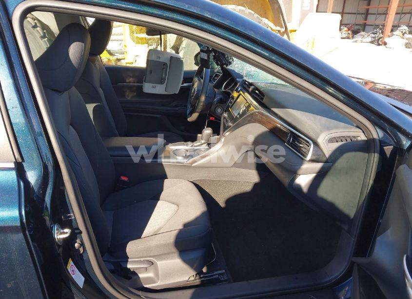 Photo 5 of 2018 Toyota Camry LE (VIN 4T1B11HK5JU520010)