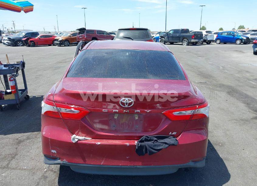 Photo 16 of 2018 Toyota Camry LE (VIN 4T1B11HK5JU527586)