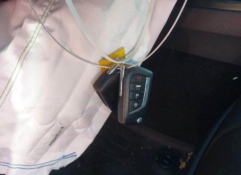 Photo 11 of 2018 Toyota Camry LE (VIN 4T1B11HK5JU528690)