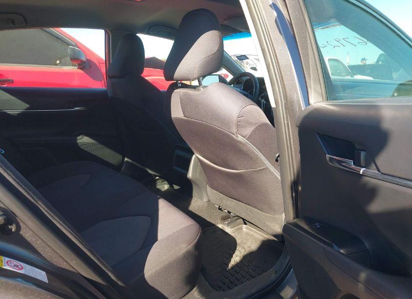 Photo 8 of 2018 Toyota Camry LE (VIN 4T1B11HK5JU528690)