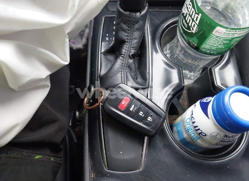 Photo 11 of 2018 Toyota Camry SE (VIN 4T1B11HK5JU530651)