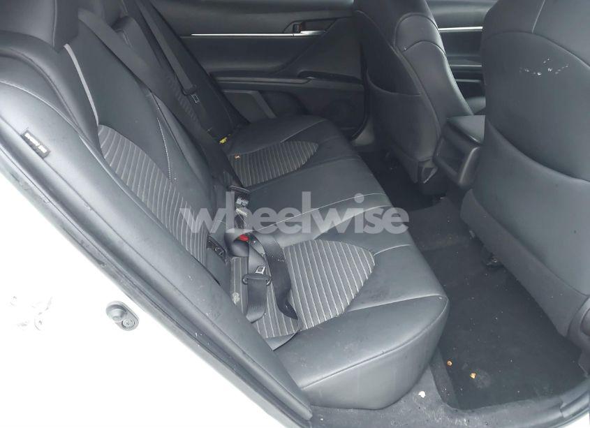 Photo 8 of 2018 Toyota Camry SE (VIN 4T1B11HK5JU530651)