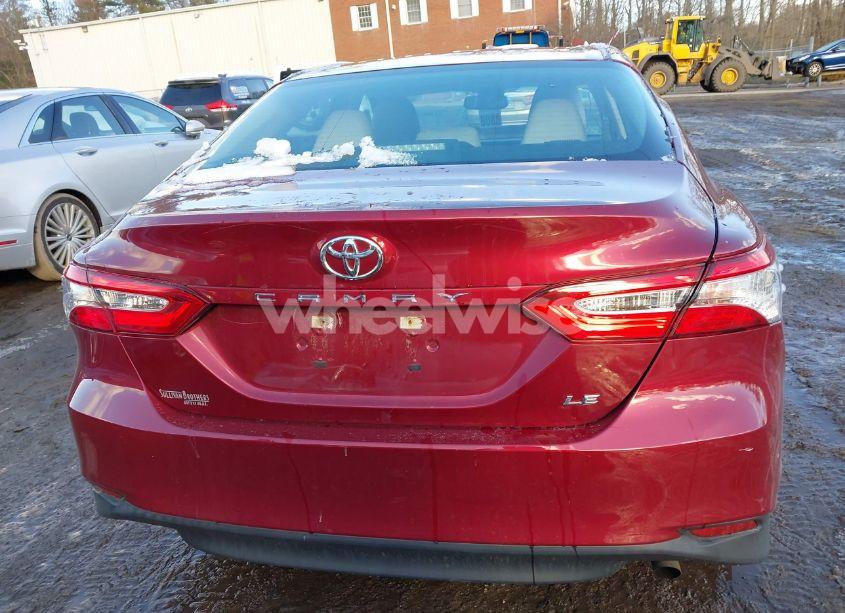 Photo 16 of 2018 Toyota Camry LE (VIN 4T1B11HK5JU542279)