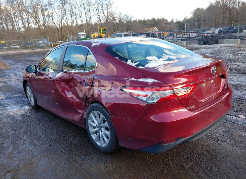 Photo 3 of 2018 Toyota Camry LE (VIN 4T1B11HK5JU542279)