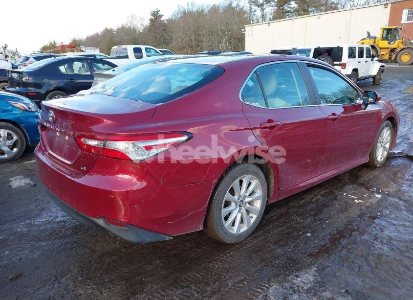 Photo 4 of 2018 Toyota Camry LE (VIN 4T1B11HK5JU542279)