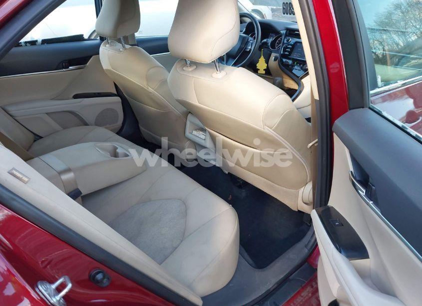 Photo 8 of 2018 Toyota Camry LE (VIN 4T1B11HK5JU542279)