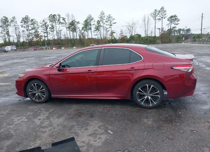 Photo 14 of 2018 Toyota Camry SE (VIN 4T1B11HK5JU543187)
