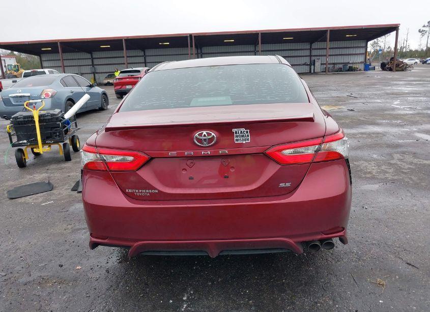 Photo 16 of 2018 Toyota Camry SE (VIN 4T1B11HK5JU543187)