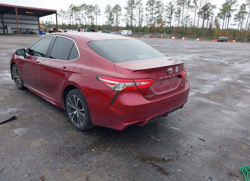 Photo 3 of 2018 Toyota Camry SE (VIN 4T1B11HK5JU543187)