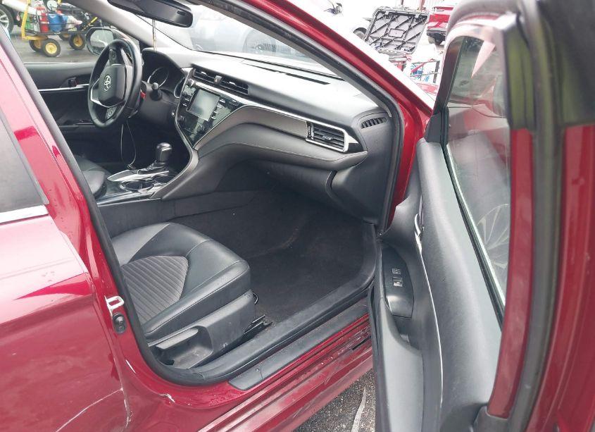 Photo 5 of 2018 Toyota Camry SE (VIN 4T1B11HK5JU543187)