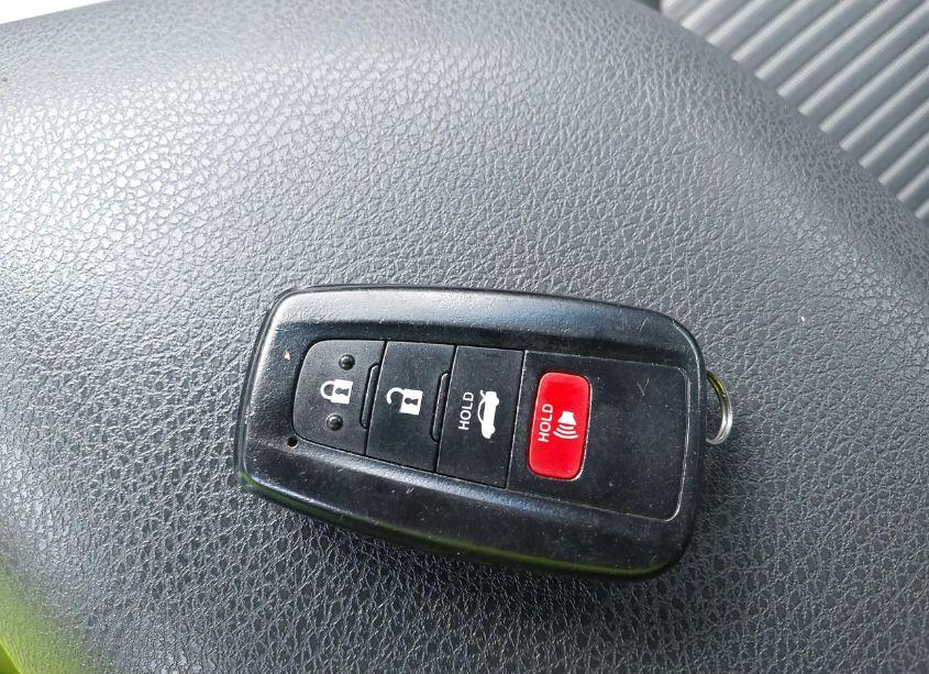 Photo 11 of 2018 Toyota Camry SE (VIN 4T1B11HK5JU551449)