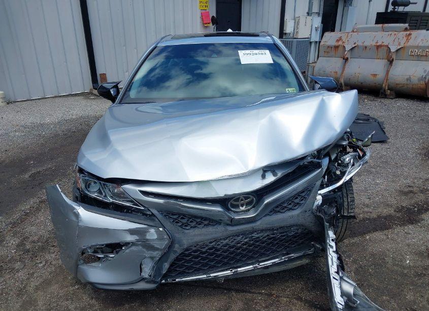 Photo 12 of 2018 Toyota Camry SE (VIN 4T1B11HK5JU551449)