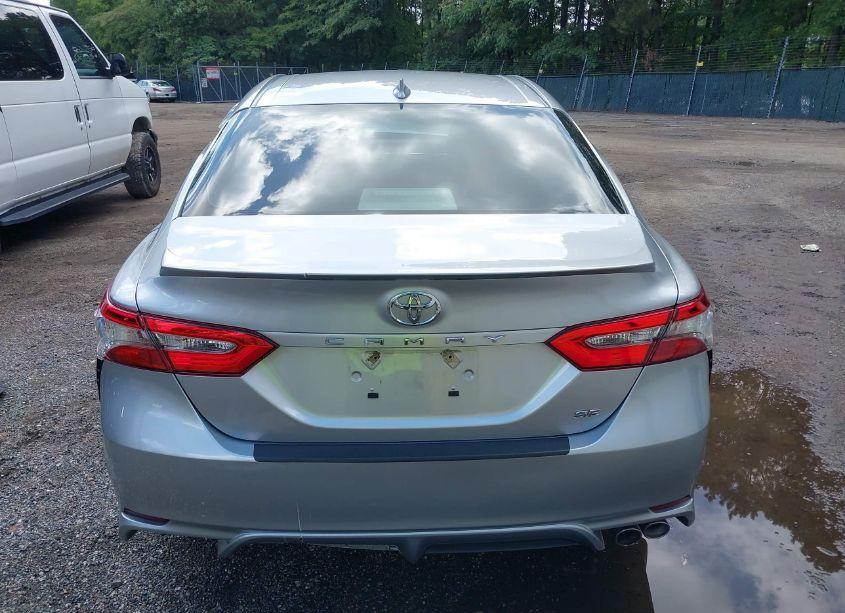 Photo 16 of 2018 Toyota Camry SE (VIN 4T1B11HK5JU551449)