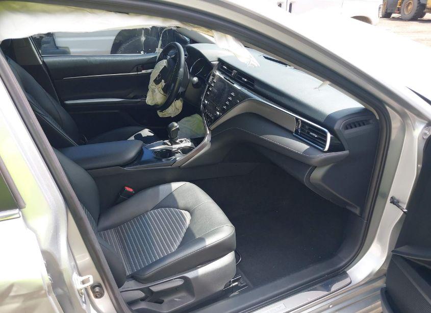 Photo 5 of 2018 Toyota Camry SE (VIN 4T1B11HK5JU551449)