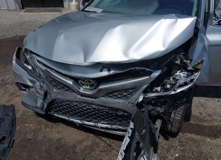 Photo 6 of 2018 Toyota Camry SE (VIN 4T1B11HK5JU551449)