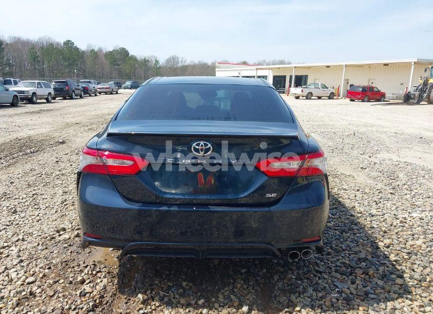 Photo 16 of 2018 Toyota Camry SE (VIN 4T1B11HK5JU575265)