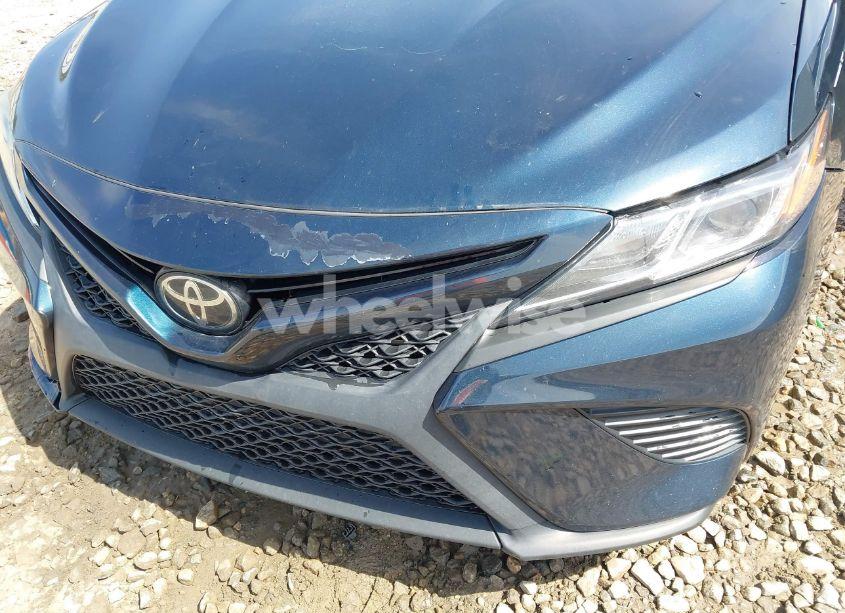 Photo 17 of 2018 Toyota Camry SE (VIN 4T1B11HK5JU575265)