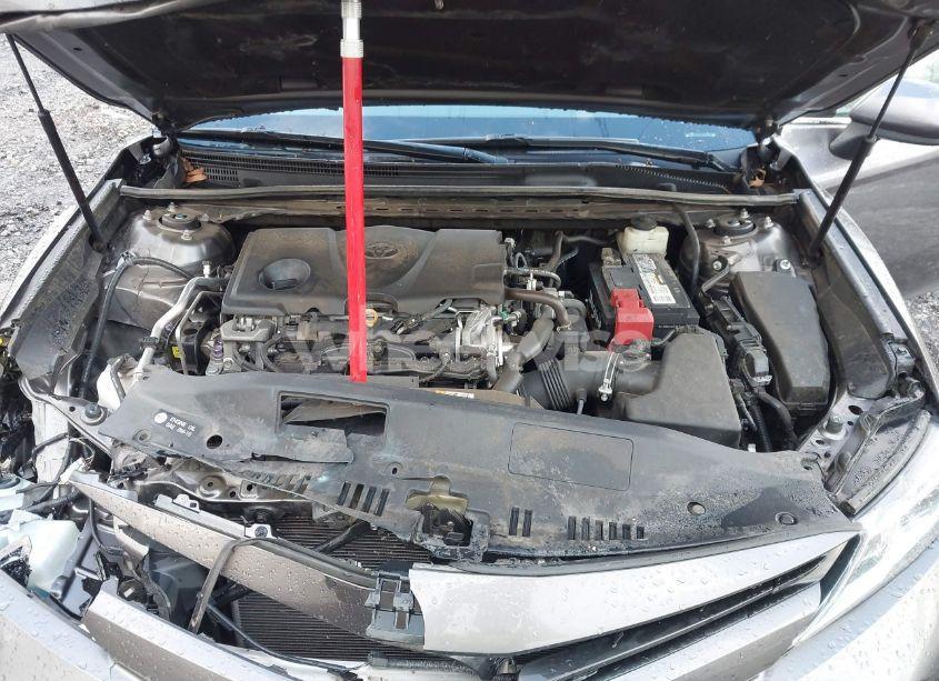 Photo 10 of 2018 Toyota Camry LE (VIN 4T1B11HK5JU582166)