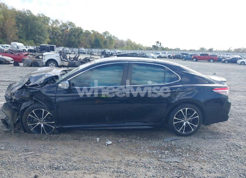 Photo 14 of 2018 Toyota Camry SE (VIN 4T1B11HK5JU594494)