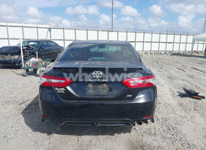 Photo 16 of 2018 Toyota Camry SE (VIN 4T1B11HK5JU594494)
