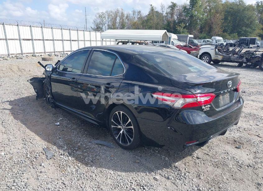 Photo 3 of 2018 Toyota Camry SE (VIN 4T1B11HK5JU594494)