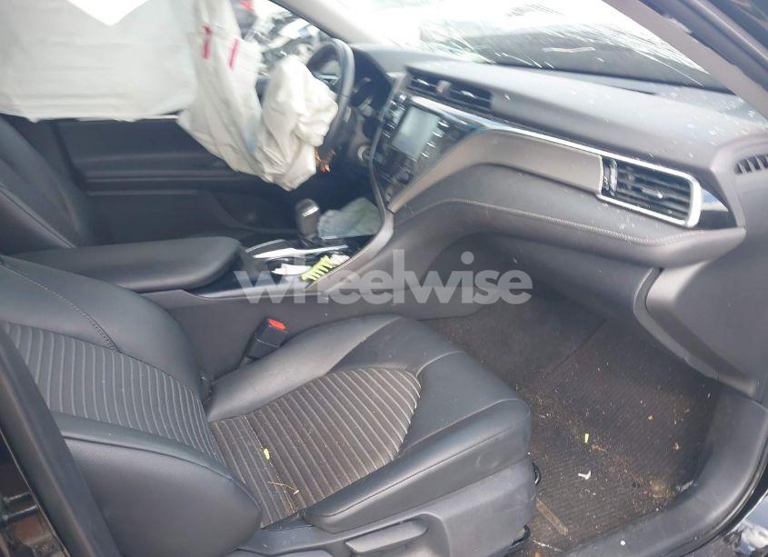 Photo 5 of 2018 Toyota Camry SE (VIN 4T1B11HK5JU594494)