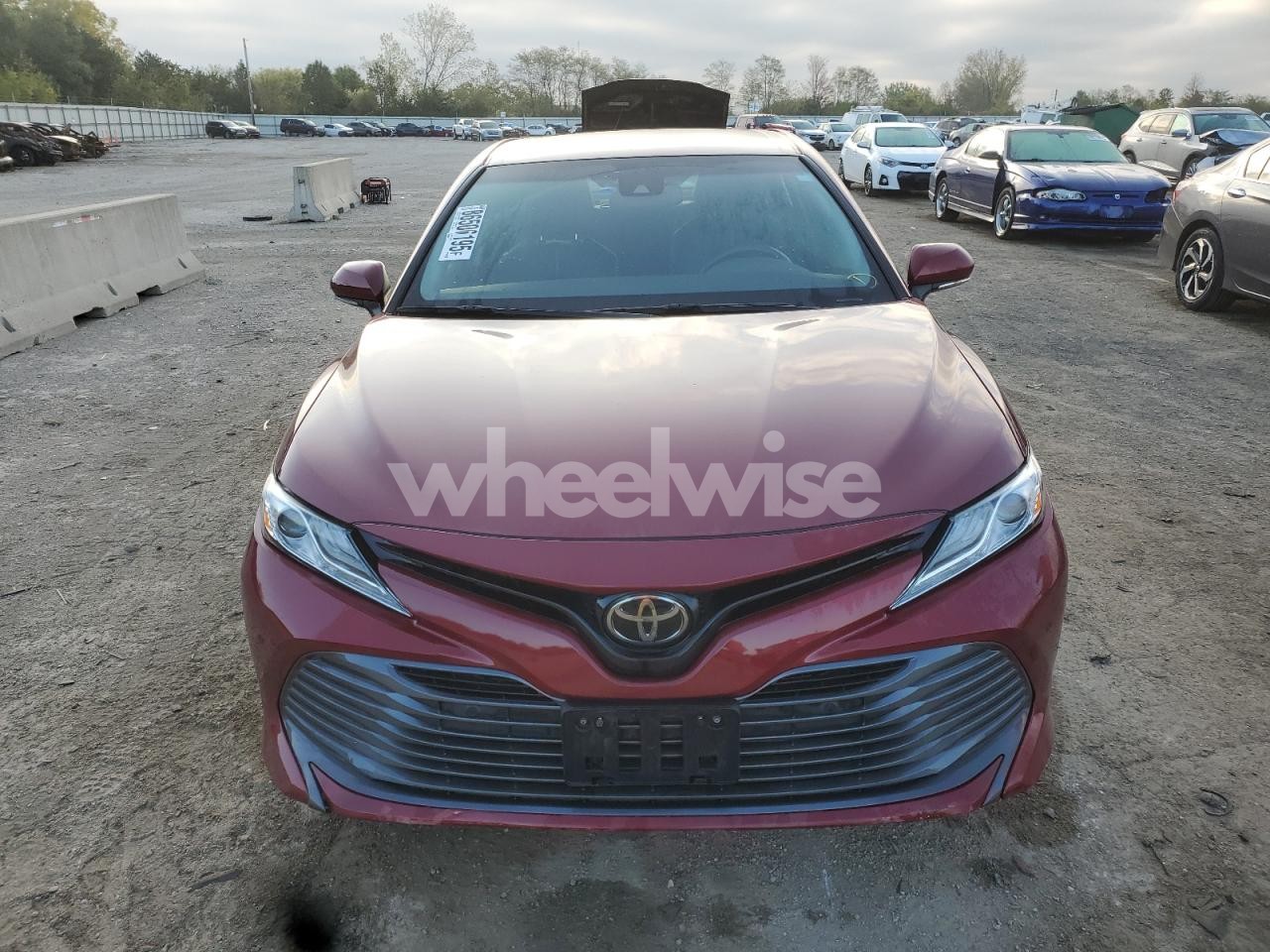 Photo 5 of 2018 TOYOTA CAMRY L (VIN 4T1B11HK5JU599386)