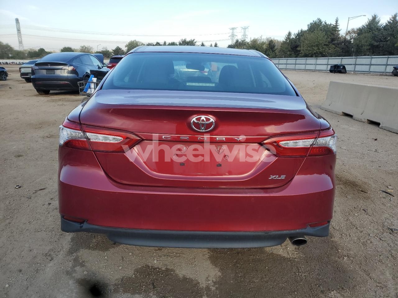 Photo 6 of 2018 TOYOTA CAMRY L (VIN 4T1B11HK5JU599386)