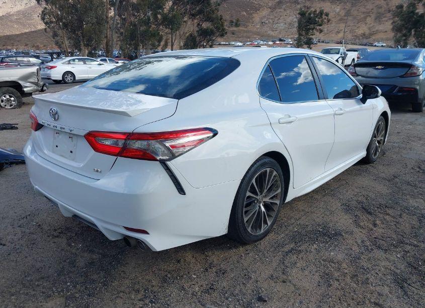 Photo 4 of 2018 Toyota Camry SE (VIN 4T1B11HK5JU600441)