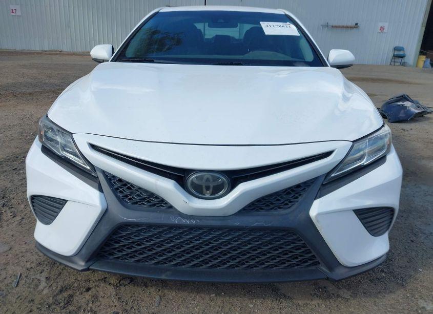 Photo 6 of 2018 Toyota Camry SE (VIN 4T1B11HK5JU600441)