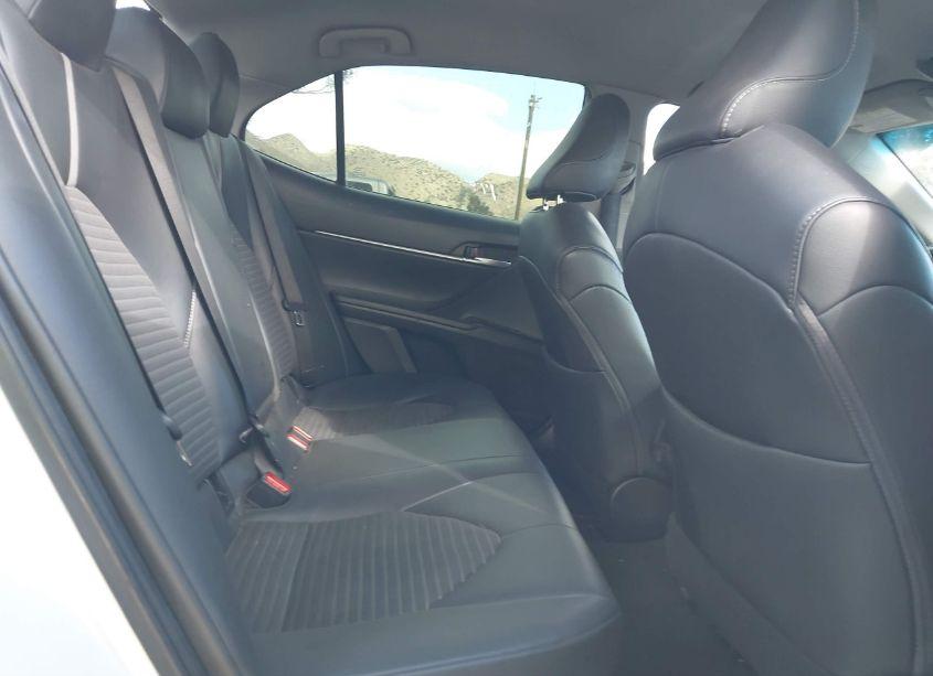 Photo 8 of 2018 Toyota Camry SE (VIN 4T1B11HK5JU600441)