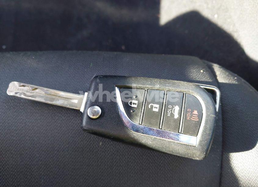 Photo 11 of 2018 Toyota Camry LE (VIN 4T1B11HK5JU604019)