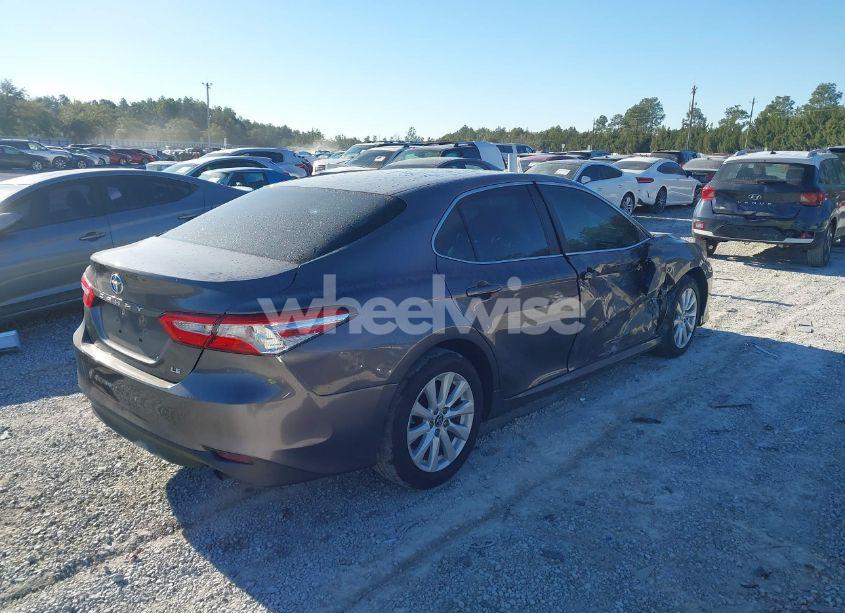 Photo 4 of 2018 Toyota Camry LE (VIN 4T1B11HK5JU604019)